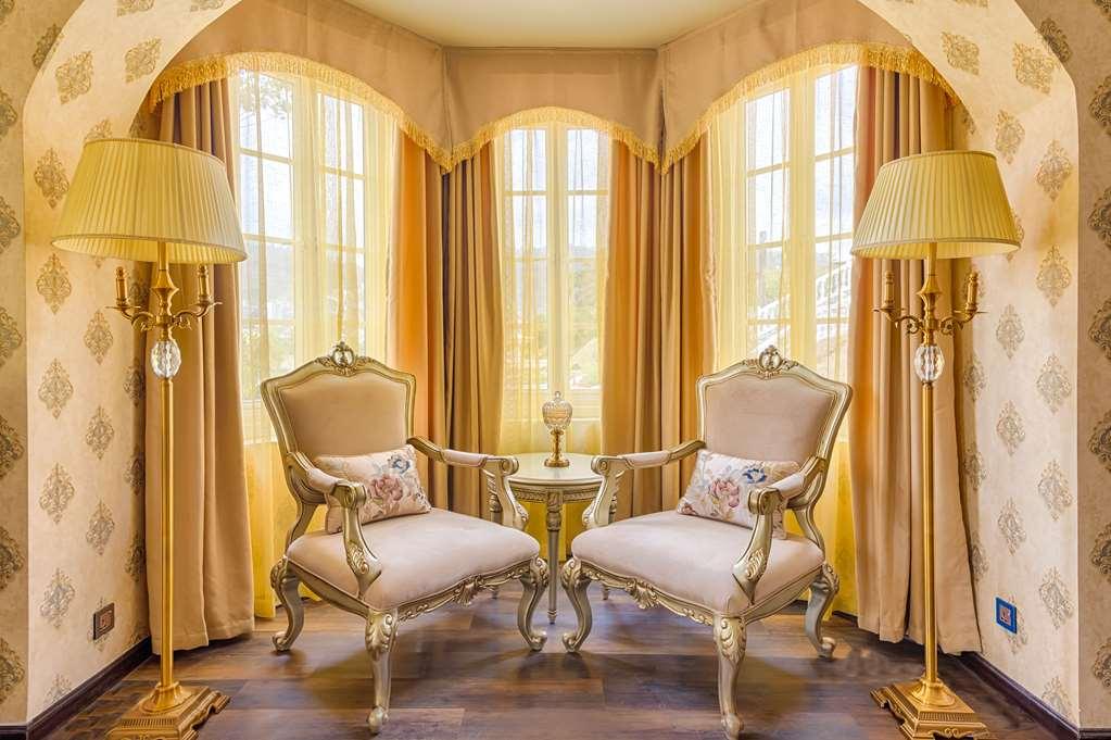 The Westbury Palace Nuwara Eliya Phòng bức ảnh